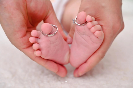 梧州宝宝吃奶呕吐